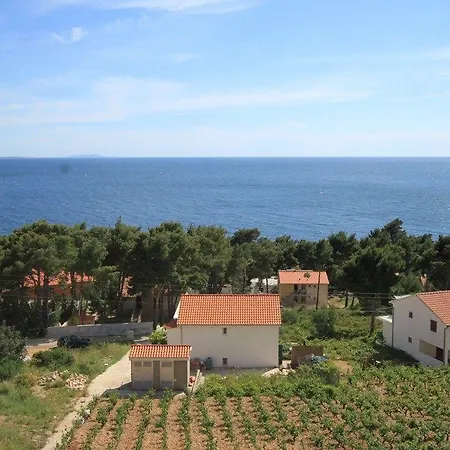 Ivan Dolac 8734e * Jelsa (Hvar)